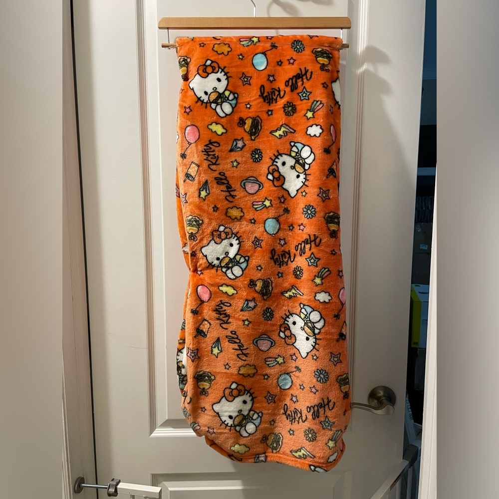 Hello Kitty Halloween Orange Fleece Throw Blanket 60”x 70” NWT